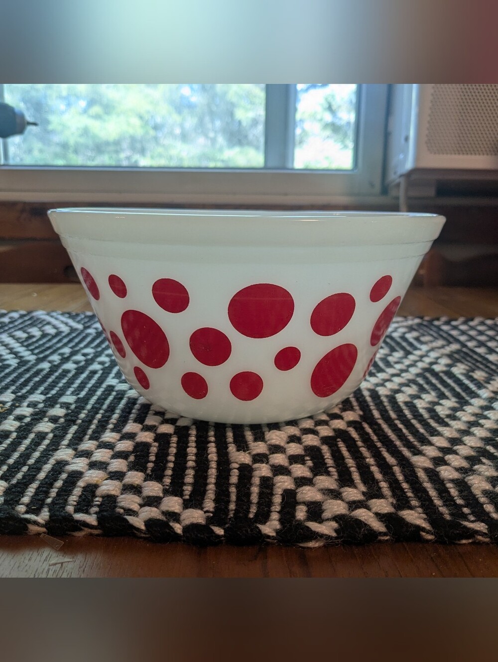 VNTG PYREX POLKA DOT MIXING BOWL